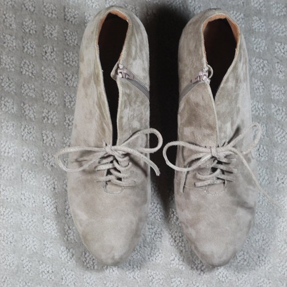 L'Amour De Pieds Collection Size 8.5M Tan Suede Leather Lace Up Ankle Booties - Picture 2 of 6